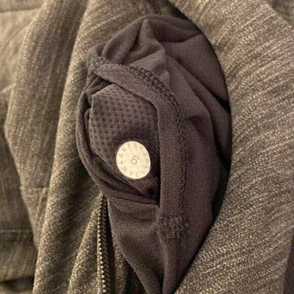 Lululemon Define Jacket Women's 6 Gray Black Full Zip Pockets Peplum Thumb Holes - Picture 6 of 16